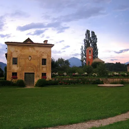 Buzzati Bed & Breakfast 3*